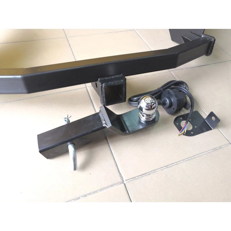 Фаркоп 4WD-AUTO MDel97-07-E на Mitsubishi Delica 1996-2008 правый руль